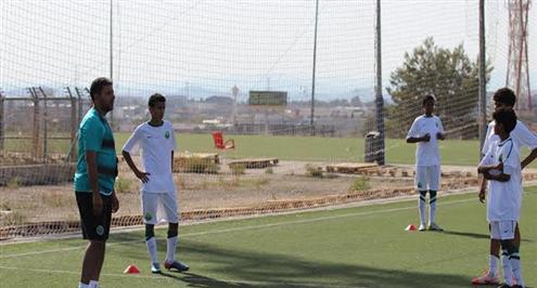 بالصور.. الأخضر الصغير يواصل تدريباته في فالنسيا استعداداً للآسيوية